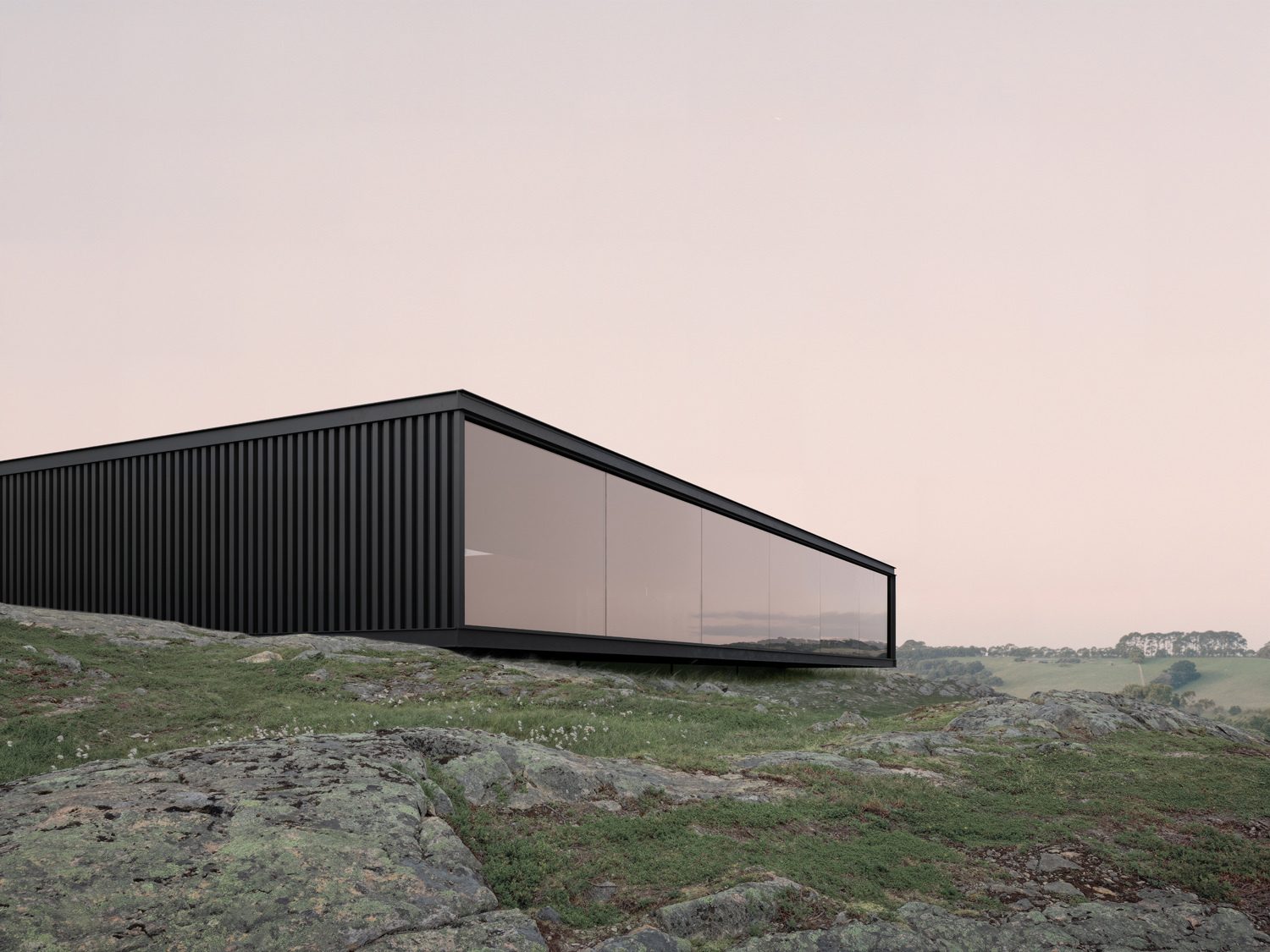NINELINE Box Exterior 1