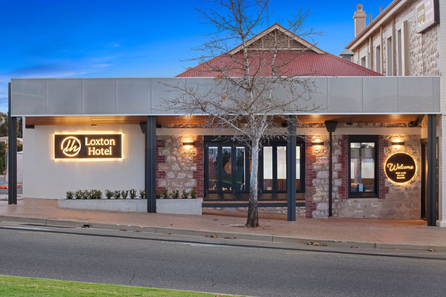 Bistro exterior close