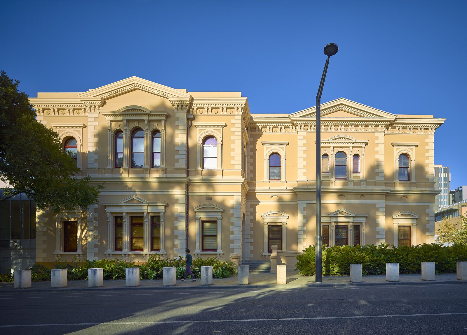 Institute Building 009
