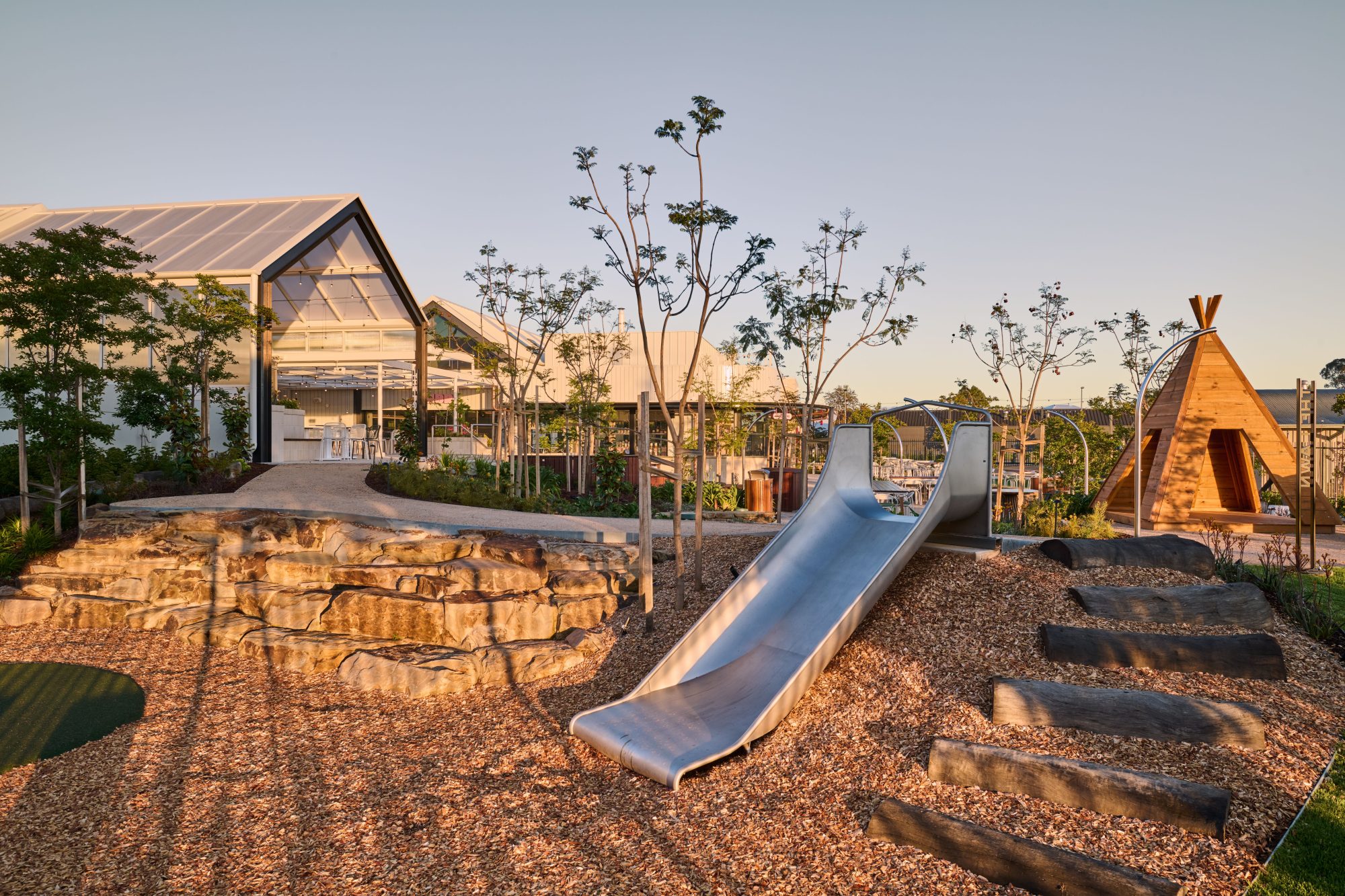 Moama studio nine hr toc 12